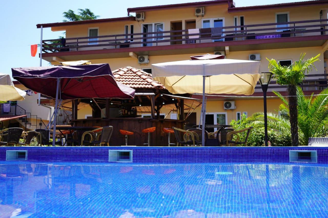 Ponto Hotel Kobuleti Exterior photo