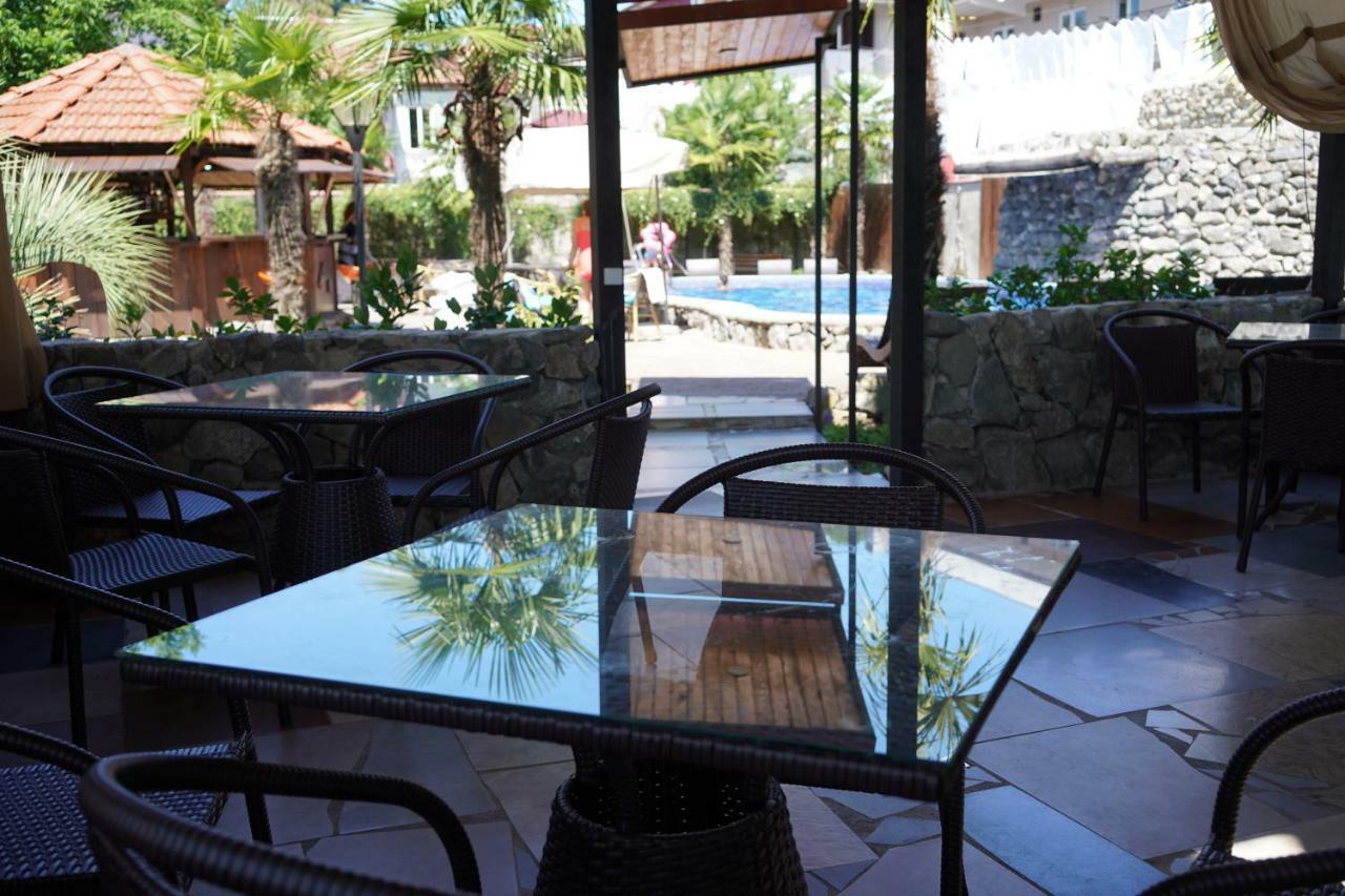 Ponto Hotel Kobuleti Exterior photo